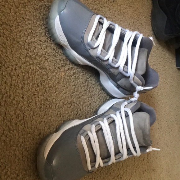 Cool grey Jordan 11 lows.Great condo for a restore - Picture 5 of 5